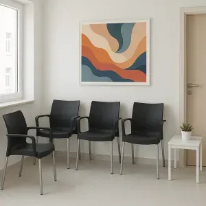 Kit Poltrona Plástica Sec Line Preta com 4 Unidades